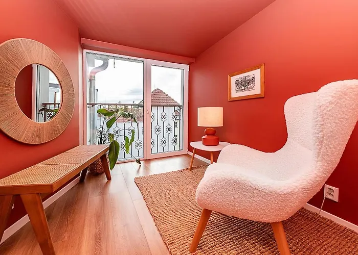 شقة Lovely Artistic 2-bedroom By The River