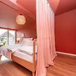 Lovely Artistic 2-bedroom By The River Appartement *