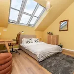 Lovely Artistic 2-bedroom By The River * Praag