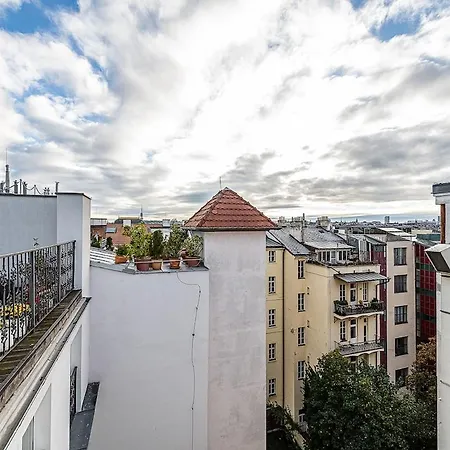 Apartament Lovely Artistic 2-bedroom By The River *