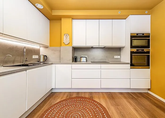 Daire Lovely Artistic 2-bedroom By The River Prag
